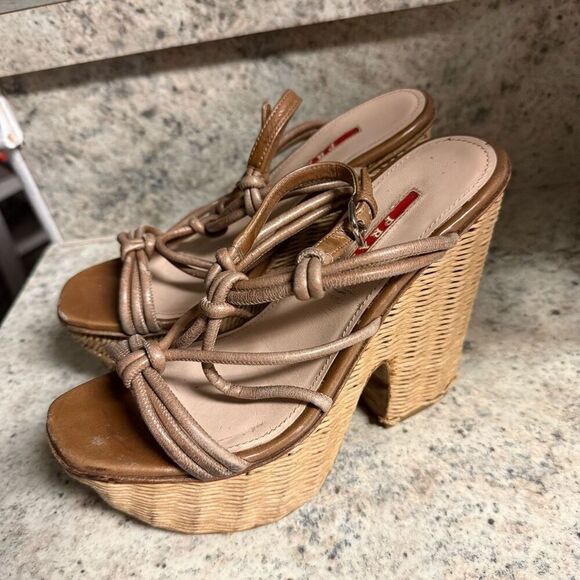 Prada wicker wedge platform sandal - Picture 2 of 10